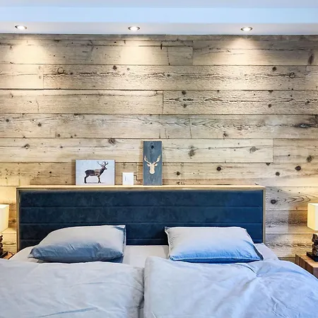 Cristal-12 By Interhome لوكباد